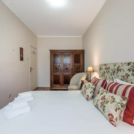 Апартаменты Guestready - Urban Escape In *